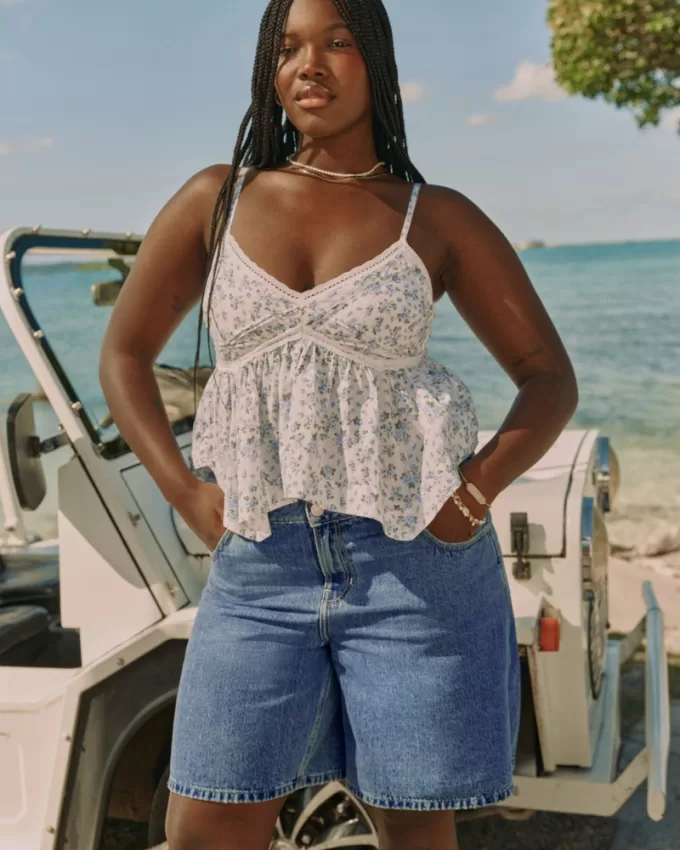 Low-Rise Medium Dark Wash Baggy Jort,Low-Rise Medium Dark Wash Baggy Jort